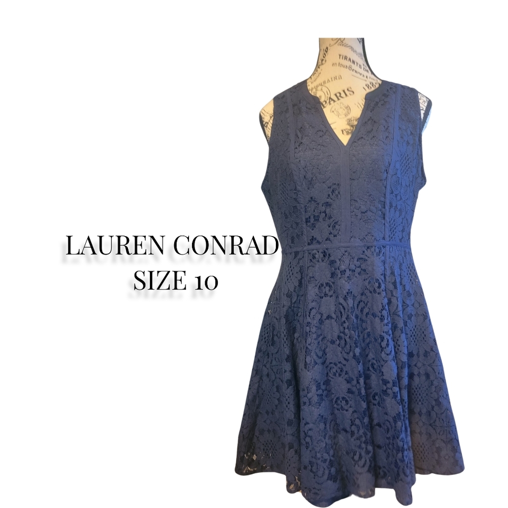 LAUREN CONRAD NAVY LACY COCKTAIL DRESS SIZE 10 BEAUTIFUL 😍